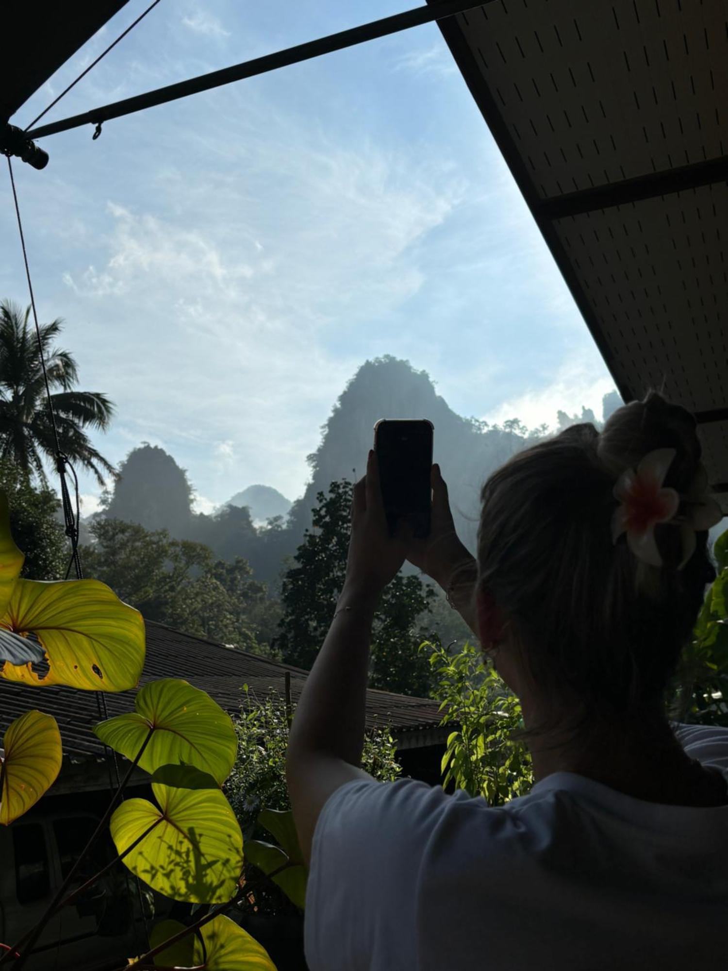 Khao Sok Backpacker Hostel Khao Sok National Park Exterior photo